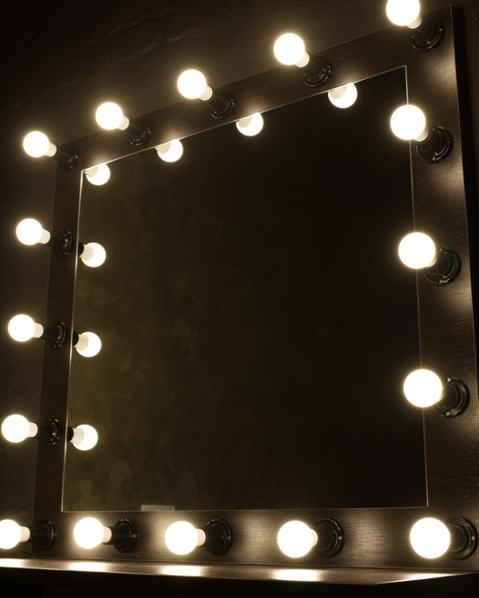What is glamour magic?